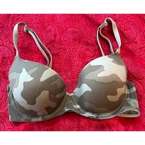 PINK Victoria's Secret‎ Wear Everywhere Lightly Lined Camo Print Bra 32C
